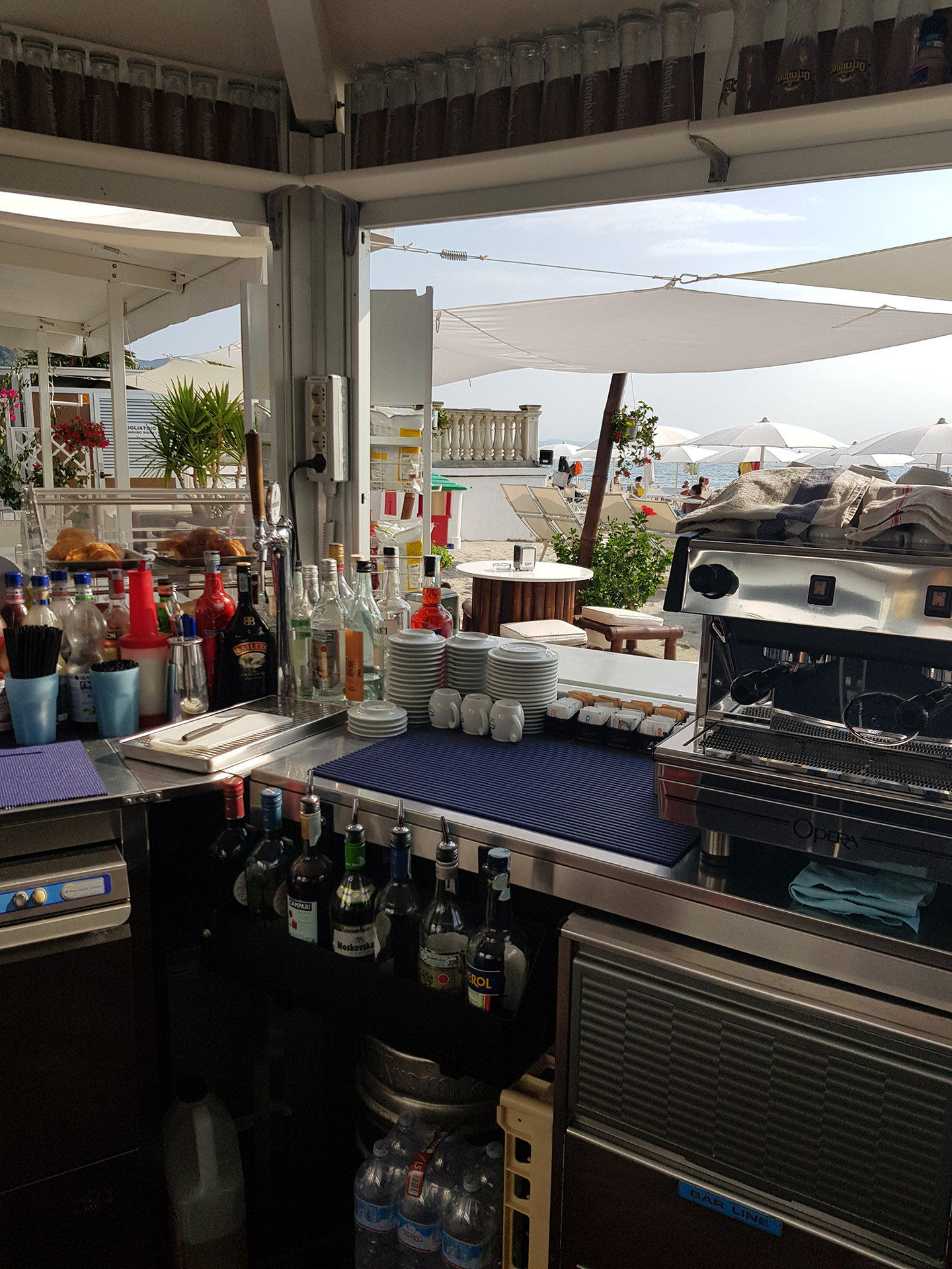 Bancone Beach Bar